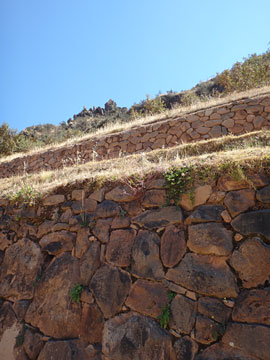 アンデネスの石壁