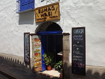 プロクラドーレス通りのレストラン