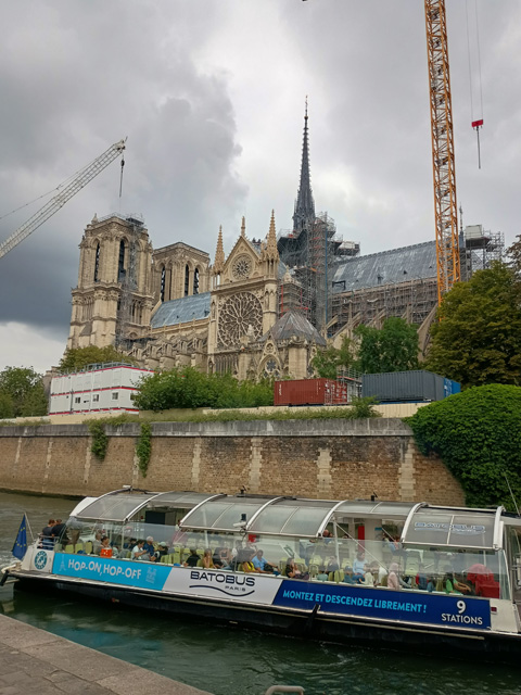 ノートルダム寺院南側