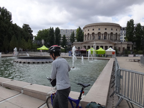 噴水とラ・ロトンド・スタリングラード