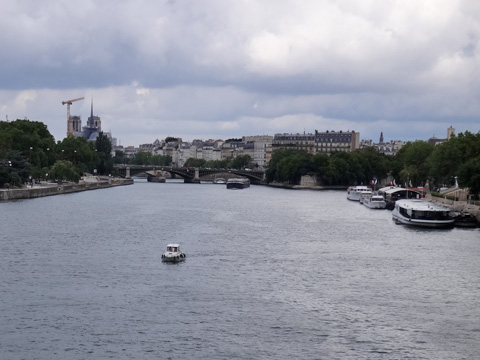 アウスターリッツ橋よりセーヌ川を望む