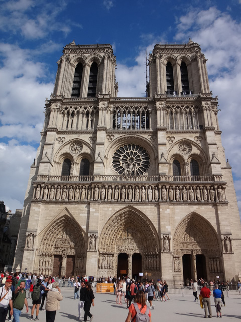 ノートルダム寺院のファサード