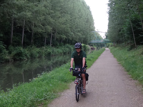 ウルク運河を行くサイダー