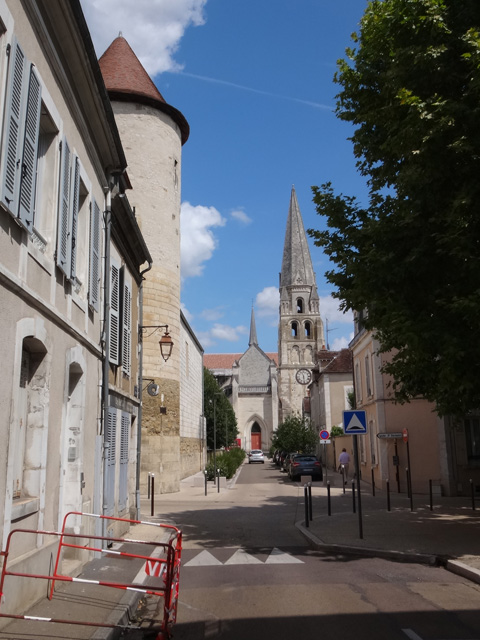 監獄の塔とサン＝ジャン塔