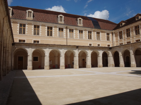 サン・ジェルマン修道院の回廊