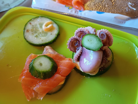 イイダコとトゥリュイット・フュメの前菜