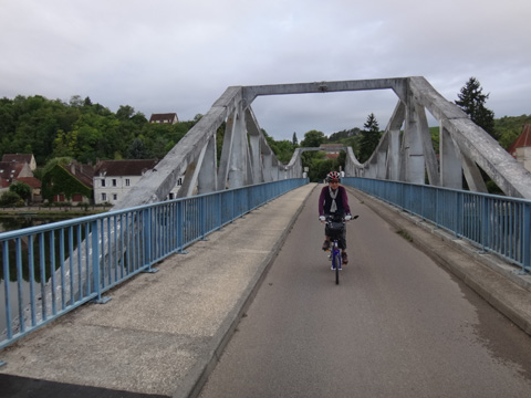 ヴォー橋を渡る