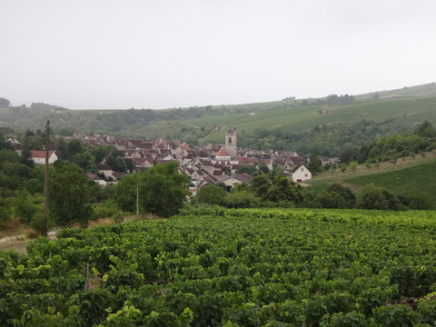 イランシーを見下ろす