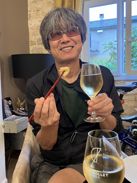 エポワスをつまみにシャブリを飲む