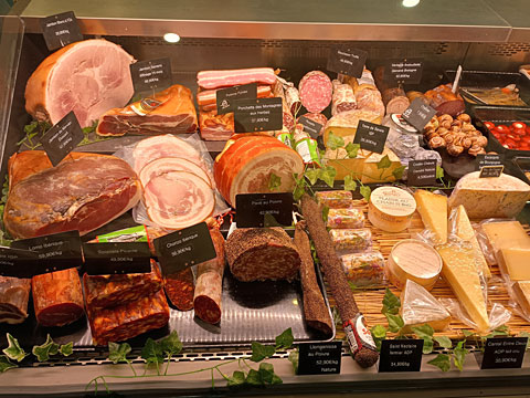 ハム、ソーセージなど