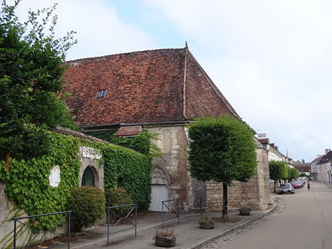 レストラン前を通過