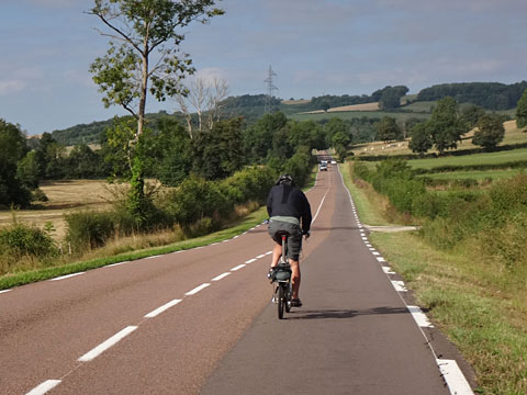 ヴェズレー道路を走る
