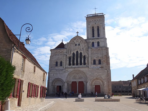 マドレーヌ広場と大聖堂