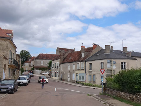 ヴェズレーの入口に戻る