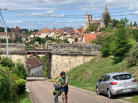 スミュールの街が広がる