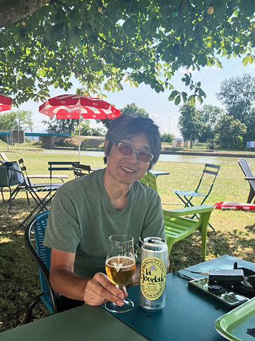 テラス席で休憩