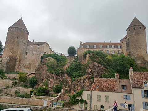 城塞と２つの塔