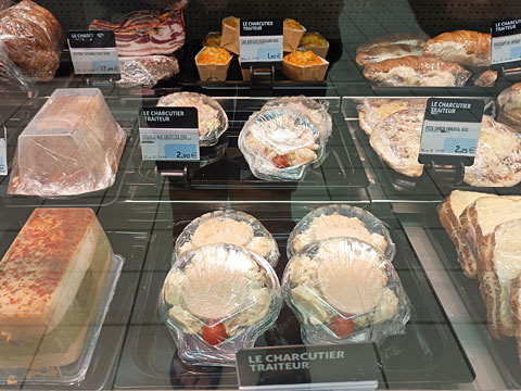 スーパーの惣菜売り場