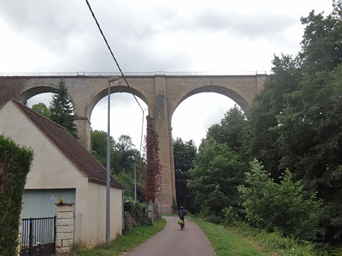鉄道のアーチ橋