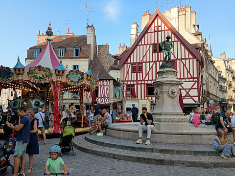 フランソワ・リュード広場