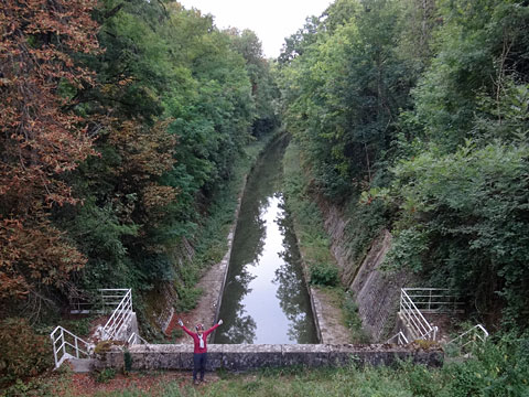 トンネルの反対側に到着