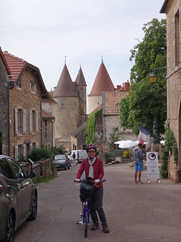 村の散策へ出発