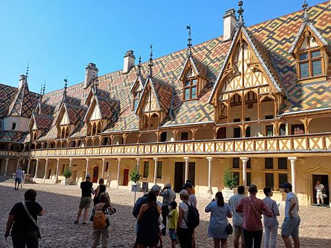 オテル・デューの中庭