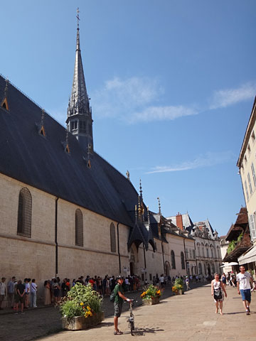 オテル・デューの前に戻る