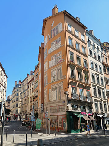 ソーヌ川沿いの建物