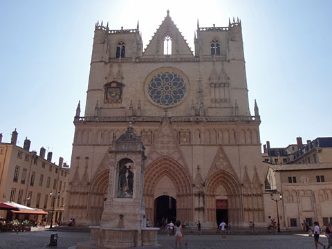 サン・ジャン大聖堂西側ファサード