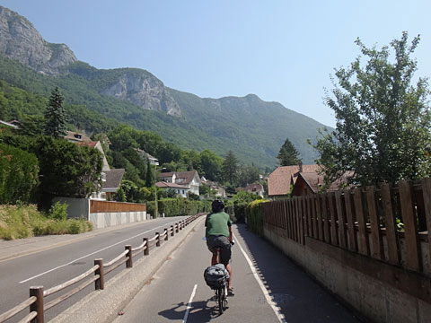 少し高台を行く