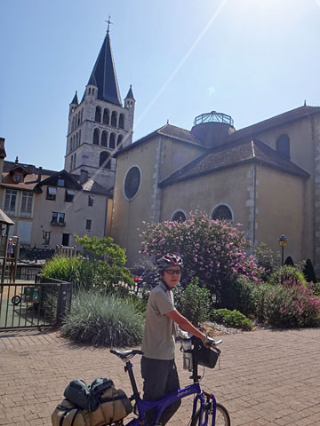 旧市街の散策開始