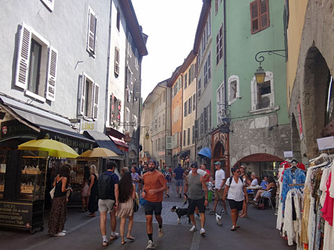 ジャン=ジャック・ルソー通り