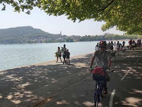 昼食を終え出発