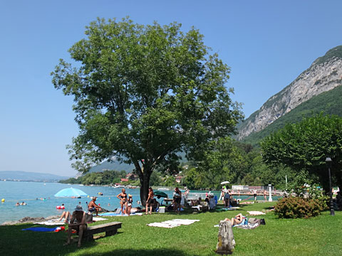 モントン=サン=ベルナールのビーチ