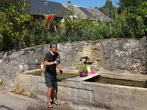 水を被るサイダー