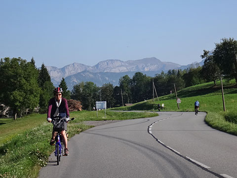 緩い下りを飛ばす