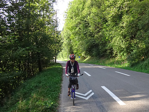 キャンプ場から下る