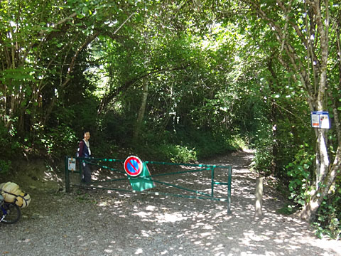 ハイキングコースの入口