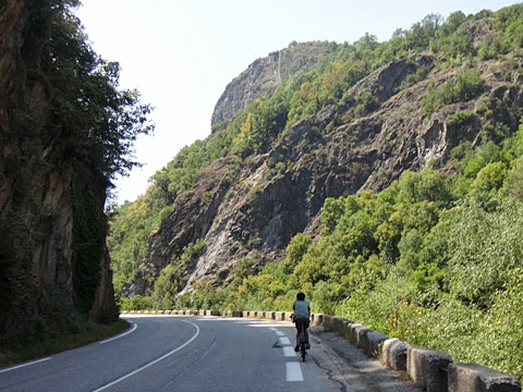 幹線道路を走る