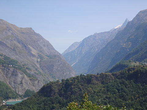 山、谷とシャンボン湖
