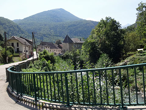 ロマンシュ川を渡る