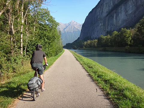 ロマンシュ川沿い