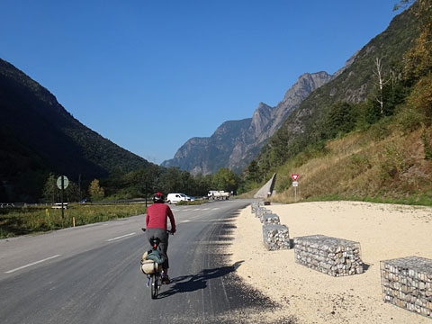 ドアザン道路に入る