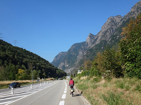 ドアザン道路を走る