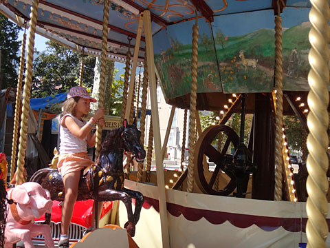 メリーゴーランドは1920年製