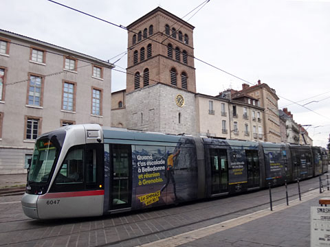 トラムと大聖堂