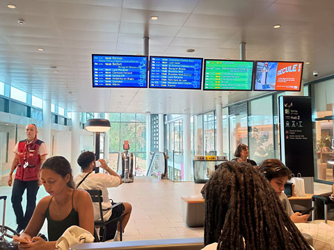 リヨン駅TGV切符売り場前