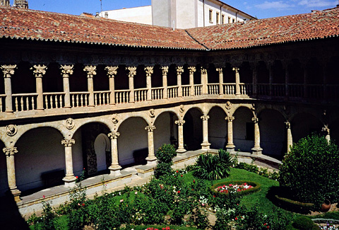 ラス・ドゥエニャス修道院